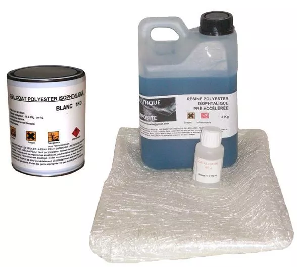 2Kg de RESINE POLYESTER  ISO. + 2m² de MAT DE VERRE + 1kg de GEL COAT blanc.