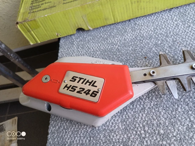 Stihl Heckenscherenvorsatz für Kettensäge HS246 als Teilträger