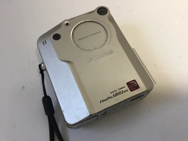 Rare Fujifilm Finepix 6800 Zoom digital camera For Parts Only See Description