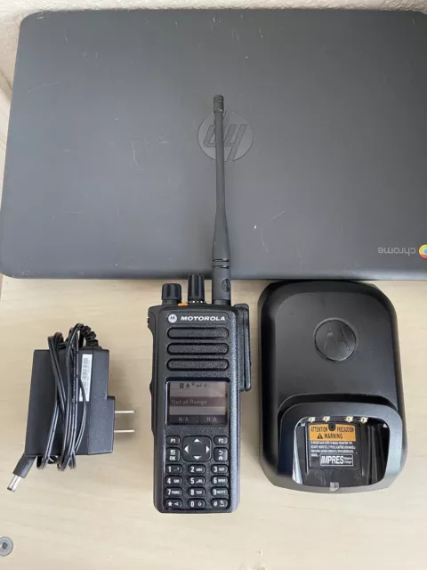 Motorola XPR 7550e TWO-WAY RADIO AAH56RDN9RA1AN w/ Battery Antenna & Mic