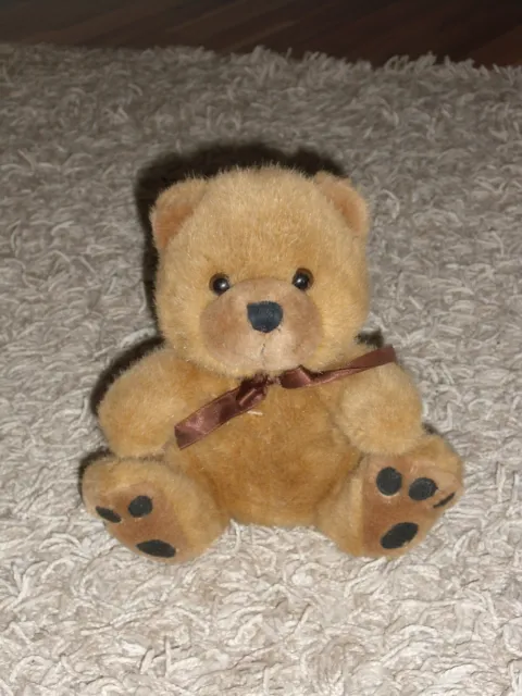 Flauschiger - sitzender Teddybär mit Schleife, ca. 22 cm groß - schönes Geschenk