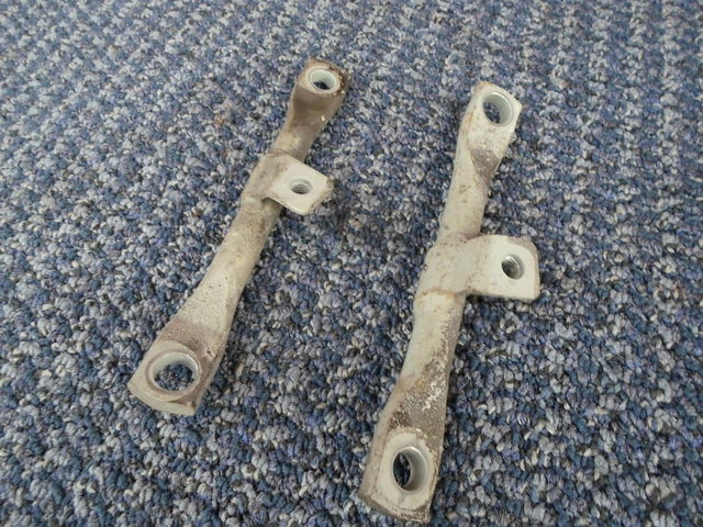 00 01 02 03 Toyota Mr2 Spyder 5 Spd Rear Support Brackets