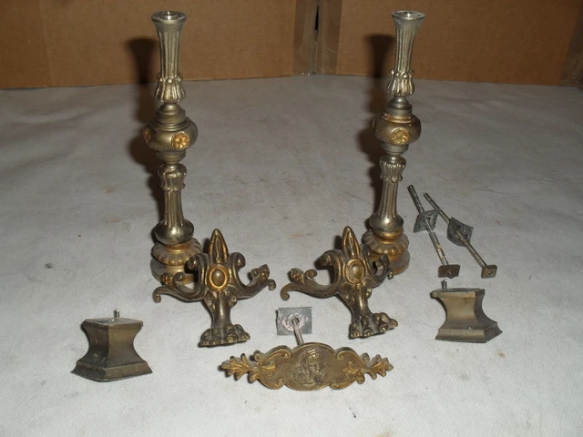 Lot De Pièces Anciennes En Bronze - Boutons, Pieds, Réveil, Horloge, Pendule - Occasion Bon état