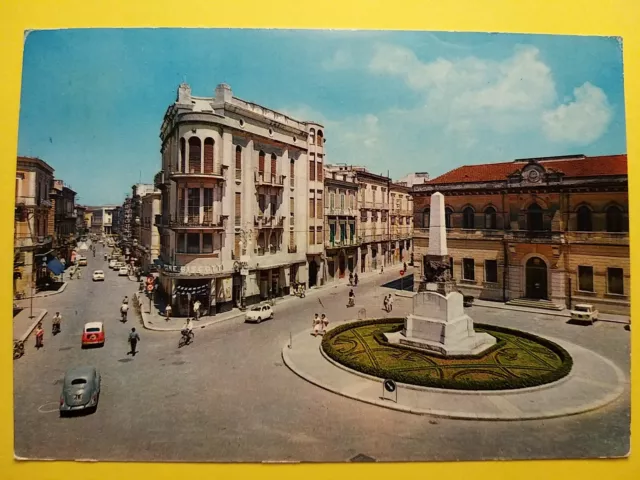 Barletta (Bari). Piazza Monumento - Auto, Car.