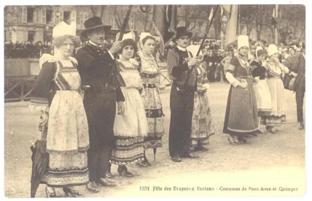CPA 29 - QUIMPER (Finistère) - 1571. Fête des Drapeaux Bretons - Costumes