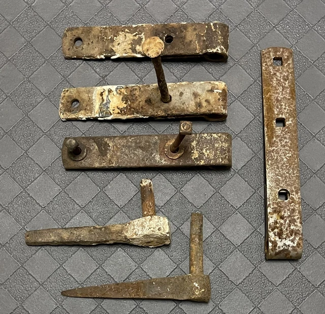 Rusty Barn Door Shed Strap Hinges Short plus Pintles