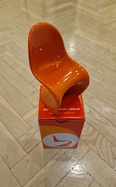 Miniatura silla Panton museo Vitra