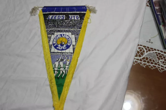 Banderin De Futbol  Muy Antiguo Del Equipo Leeds United A.f.c. Cotizado