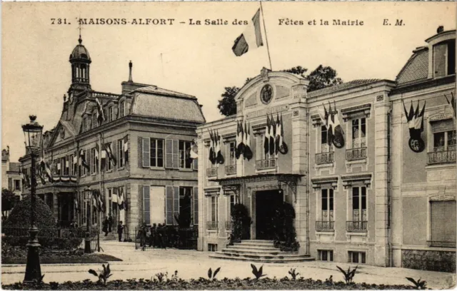 CPA Alfortville La Salle des Fetes et la Mairie FRANCE (1338590)