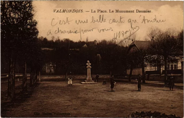 CPA Valmondois La Place, Le Monument Daumier FRANCE (1307963)