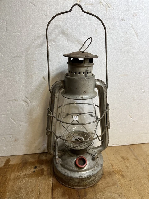 Lampe Torche Ancienne Varta Rouge - À Réviser, Vintage, Sur Batterie