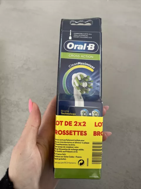 4 Brossettes Oral B Cross Action