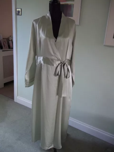 M&S Autograph Fab 100 % Silk Silvery Pale Green Dressing Gown Sz 18 Long Length