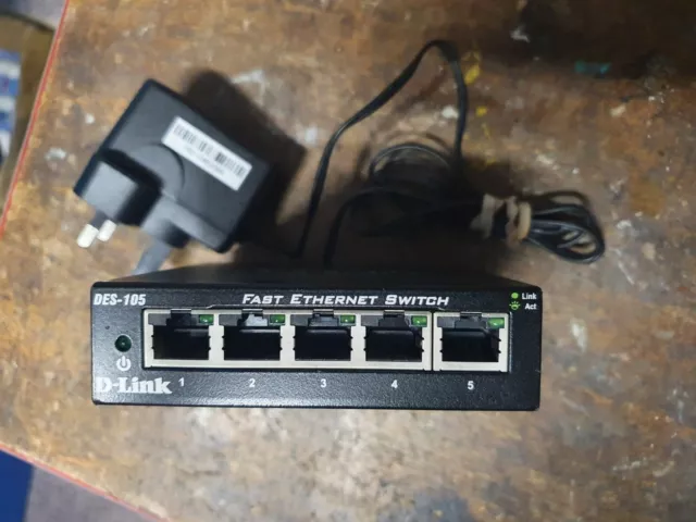 D-Link DES-105/E 5-Port Fast Ethernet Switch  100Mbps