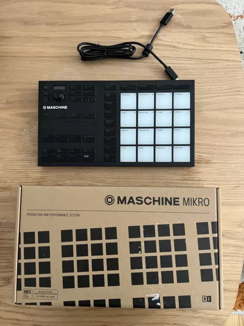 Máquina Native Instruments Micro Mk3 MIDI Controlador 16 Pad - MPC / Estilo Akai