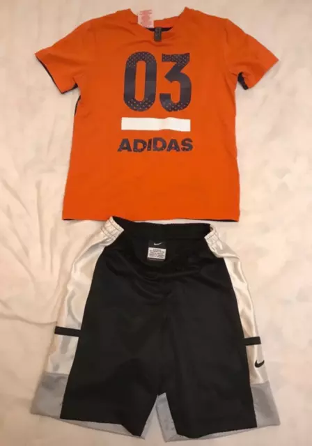 Set abbigliamento da bambino, 6 anni, maglia e pantaloncini.