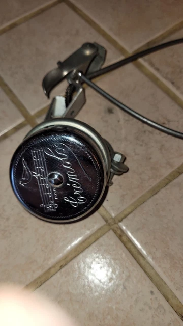 Sonnette Vélo Vintage Peugeot - Ancienne, Argentée, En Bon état