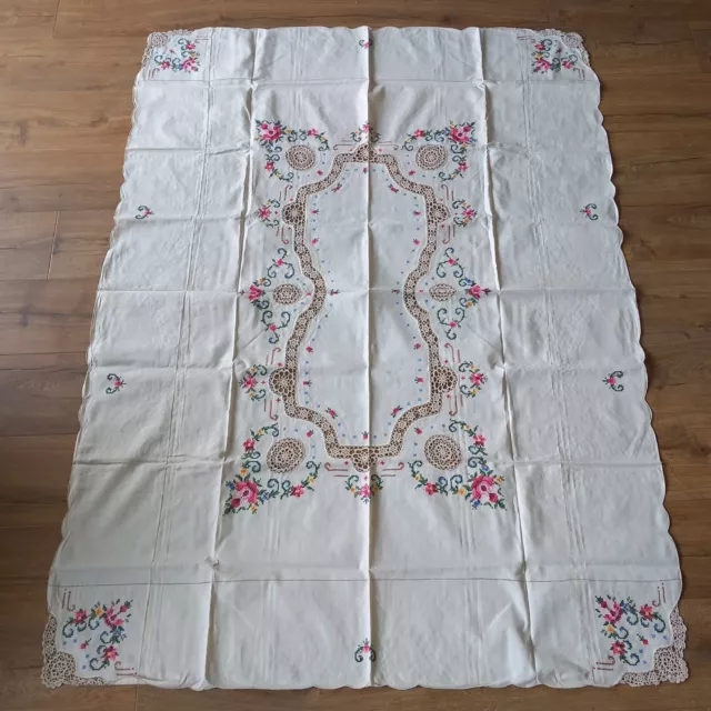 Lovely   Vintage Hand Embroidery & Crochet Inserts Table Cloth & Napkins