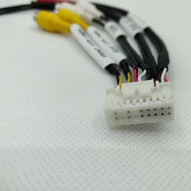 Completa la configurazione audio della tua auto con il nostro cavo di imbracatura ILX W650 RCA