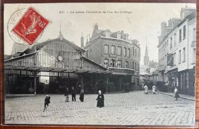 Cpa 76 Eu La Place Carnot Et La Rue Du College