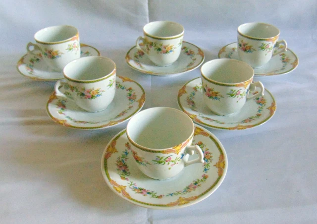 8 tasses et sous-tasses porcelaine blanche - Arts de la table