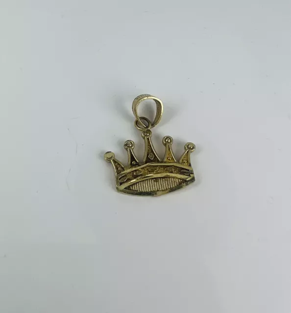 10K Yellow Gold Dainty Crown Pendant