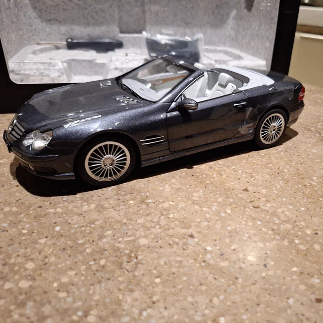 MERCEDES-BENZ COLLECTION SL 55 AMG R 230 2001-2006 1/18 Scale