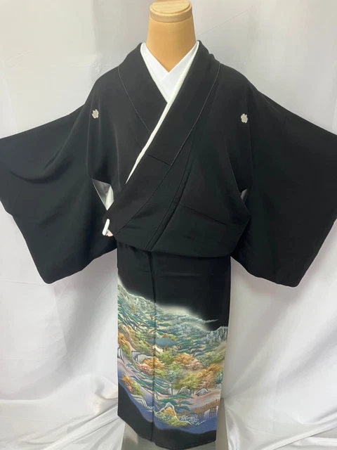 K018 Japanese Vintage Kimono Tomesode/Family crest/temple/Height 150cm