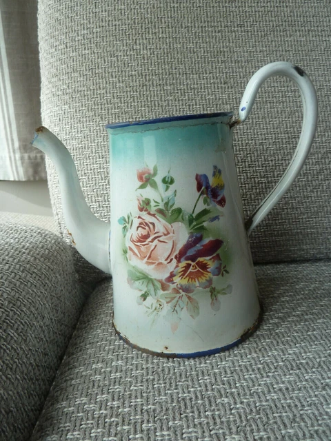 Pot de chambre XIXème tôle émaillée de roses signé J 321, seau no cafetière - Vendu