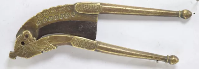 Rare Indian Classy Bird Figure Brass Betel Seed Cracker Kitchen Tool. i12-209