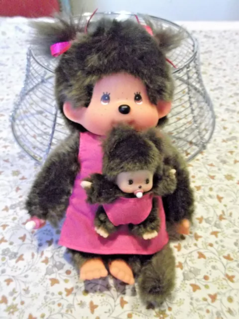 B/ Doudou Peluche Kiki Monchhichi Fille Maman + Bebe Robe Rose Couette 20Cm Neuf