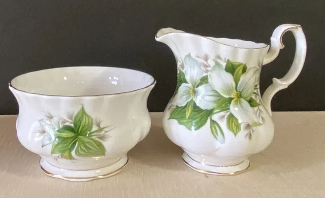Royal Albert TRILLIUM Bone China Creamer & Open Sugar Set Gold Gilt England
