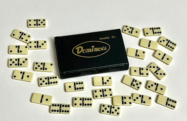 Ancien Jeu De Dominos En Bois Noirci - 3.5 Cm - 3 Rivets - Coffret Complet