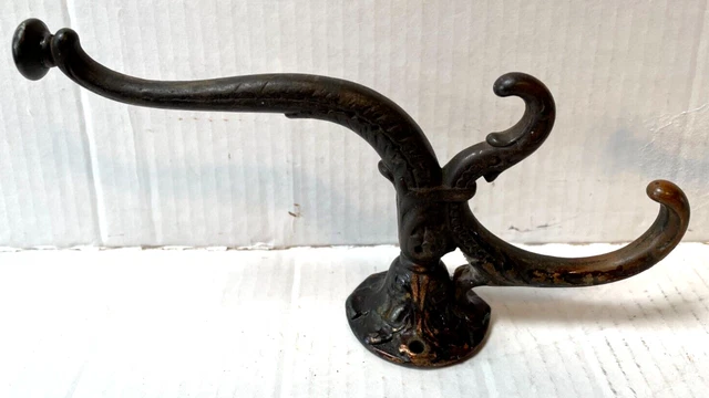 Vintage Ornate Wall 3 Hook Towel Robe Coat Hat Rack Unique Style Cast Metal
