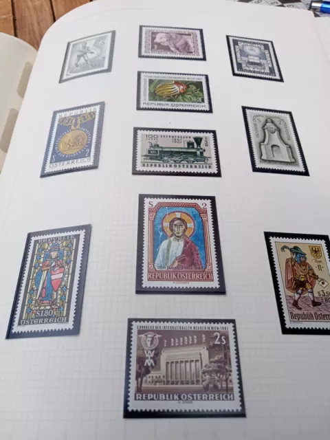 Österreich Briefmarkensammlung postfrisch im Klemmbinder