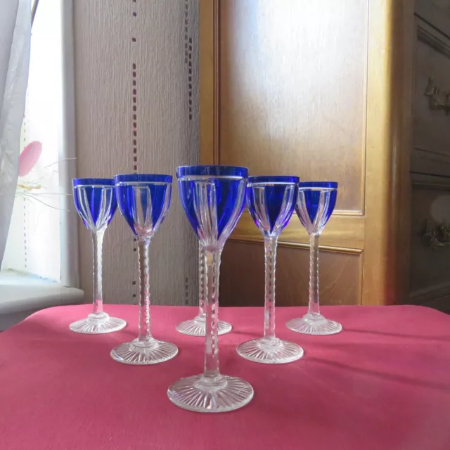 6 verres a liqueur de couleur bleu en cristal de saint louis lot 1
