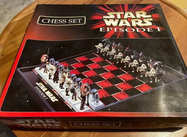 Star Wars Episode 1 One Chess Set. Fully Complete 32 Figures
