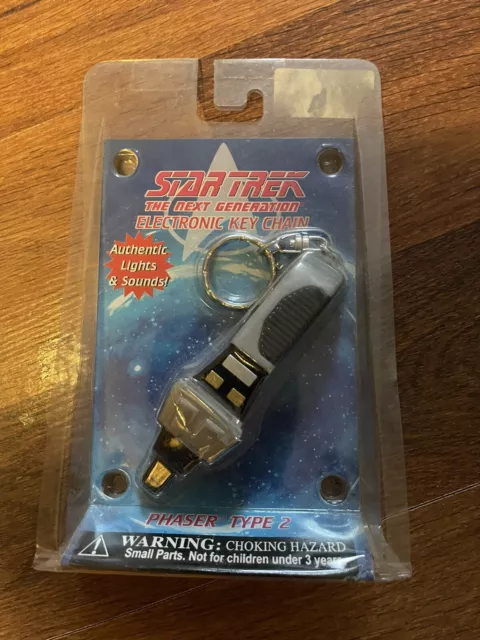 Collectible Star Trek The Next Generation Phaser Type 2 Electronic Keychain NOS