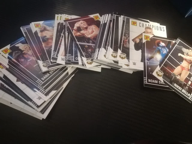 Panini WWE 2022 Debut Edition – Blaster Box – Cartes à Collectionner Officielles – 5 Paquets + 1 Bonus