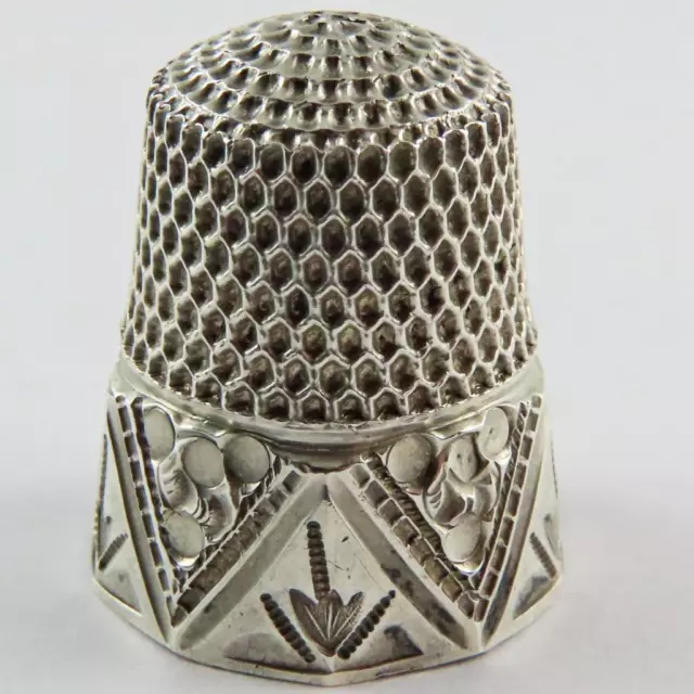 Antique Stern Bros. Geometric Panel Size 7 Sterling Silver Sewing Thimble