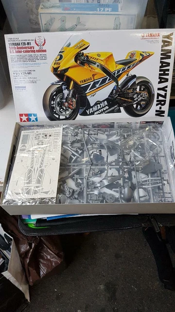 MAQUETTE MOTO YAMAHA YZF-R1 60TH 1/12 - Maquettes Moto Rouen