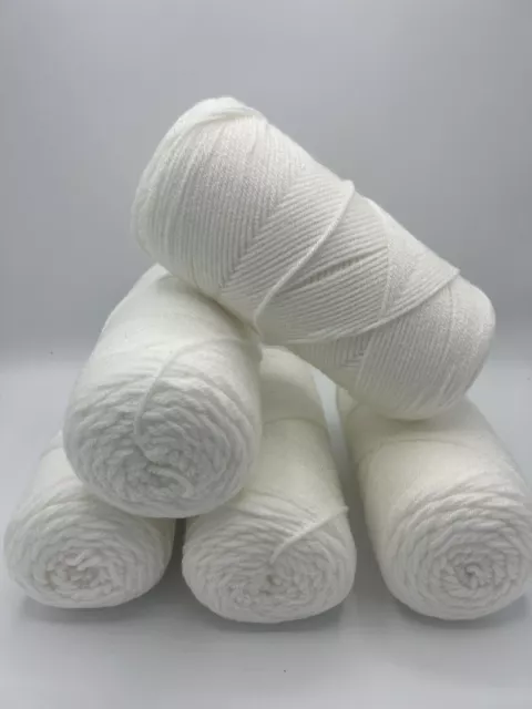 Joblot Aran Knitting Crochet Yarn 1kg rolls Total Weight Off White