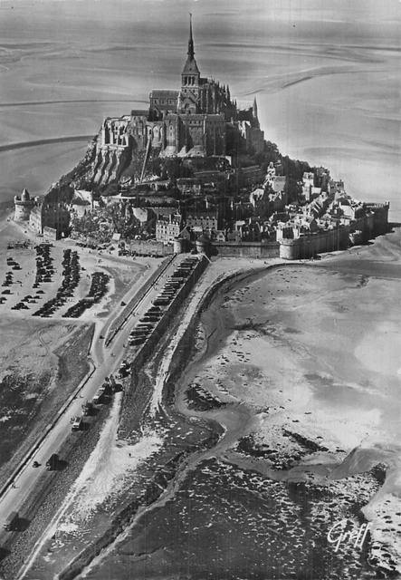 50 LE MONT Saint Michel Vue Aerienne Du Mont A L Arrivee Et EUR 5,00 ...