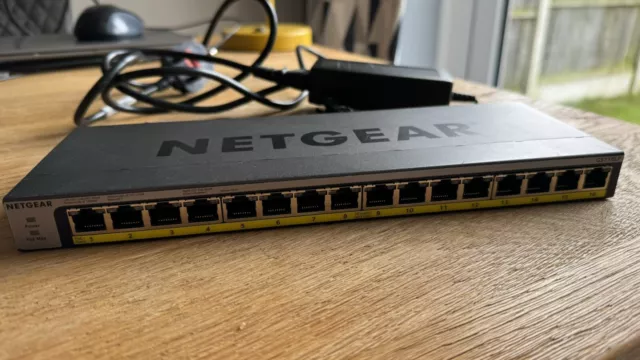 Netgear GS116LP 16-port PoE / PoE+ Gigabit Unmanaged Switch