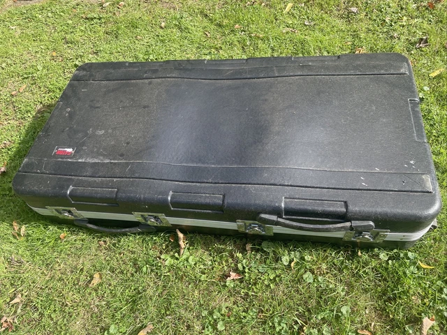 Gator Molded Plastic Mixing Board Turntable DJ Keyboard Hard Case Travel Wheels