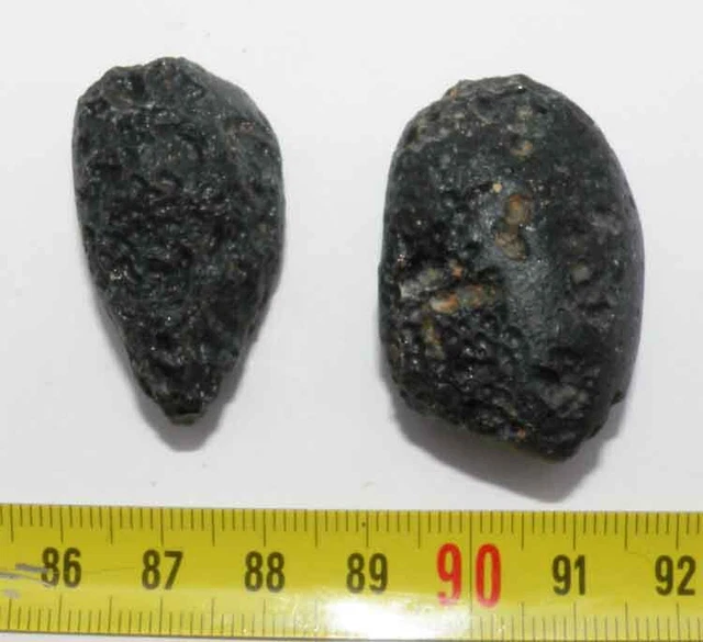 2 Tektite Da Thailandia (41 Grammi - 014)