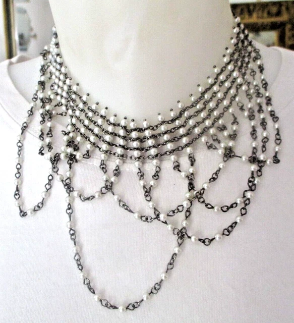 Ancien Collier Plastron Avec Pampilles Argenté Et Perles De Verre Multicolores - Bijou Vintage N°52