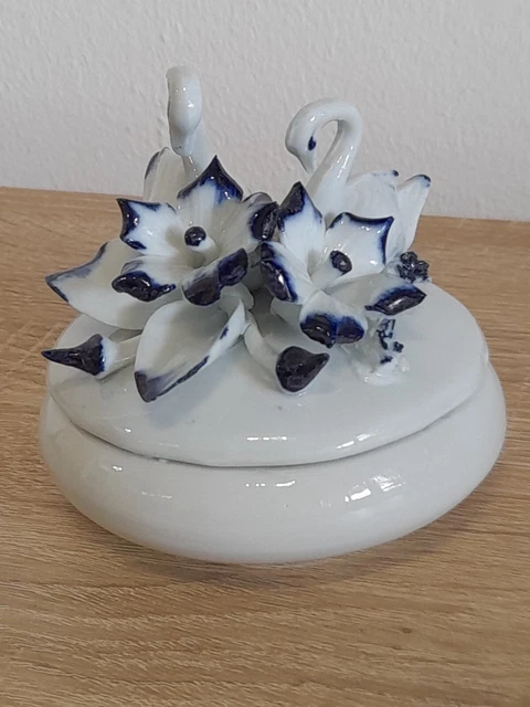 Nuovo Capodimonte Porcellana Bianco Blue Cigni Portagioielli  Vtg Italy Porcelai