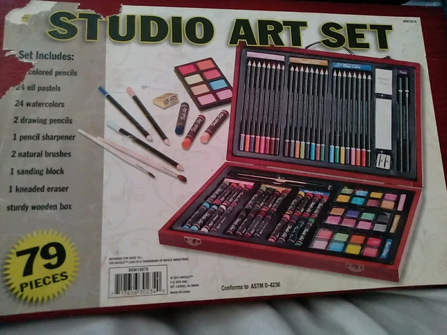 NUEVO EN CAJA The Nicole Studio Art Set 79 piezas caja de madera suministros usados NUEVO