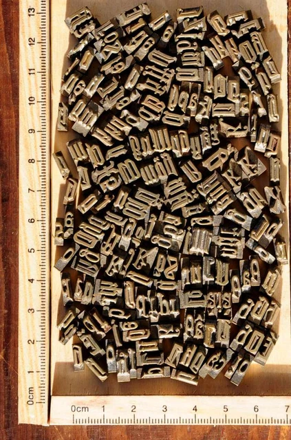 Lot De 300 Lettres D En Relief – Laiton – 14 X 9 Mm – Pour Personnalisation